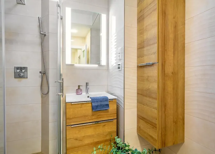 Sunny Luxury Grebovka براغ