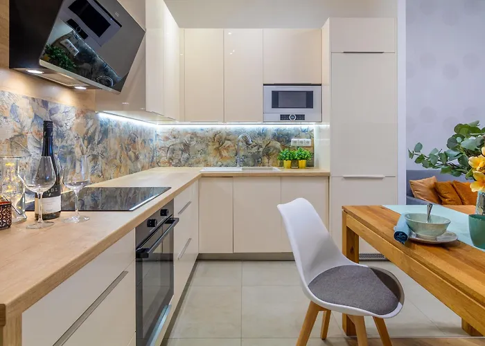Апартаменты Sunny Luxury Grebovka